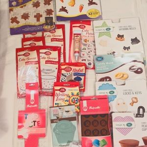 Baker's Essentials Bundle by Make n Mold, Bakerella, and Betty Crocker-New